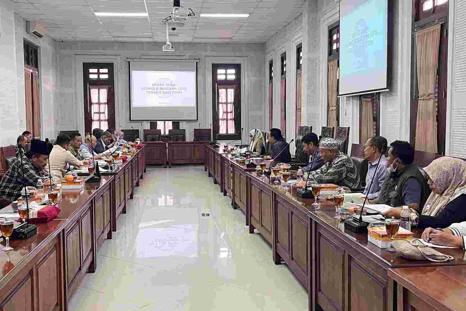 Komisi B DPRD Kota Malang Desak Pemkot Terapkan e-Retribusi Pasar dan Tertibkan PKL Liar