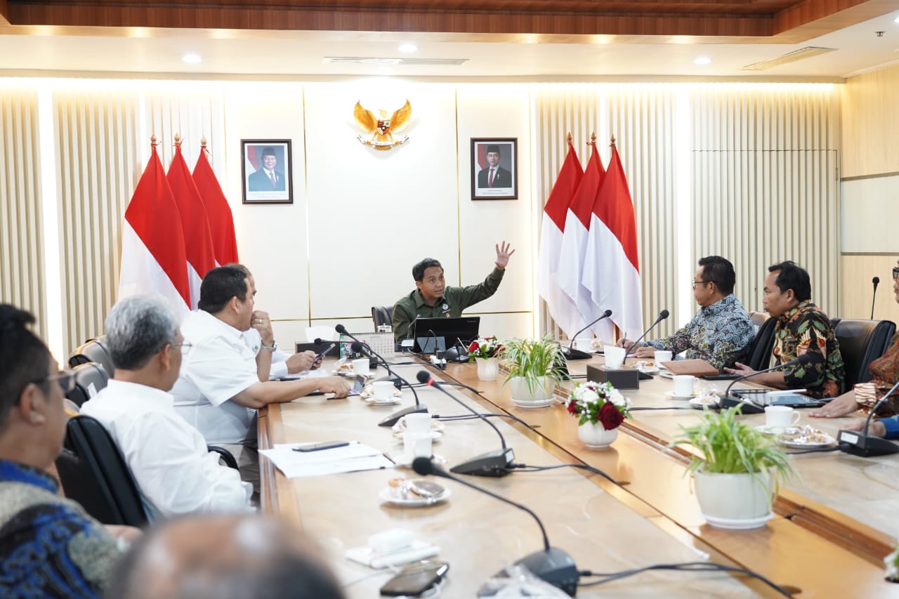Wali Kota Batu Audiensi ke Menhut, Bahas Jalur Baru Untuk Memecah Kemacetan 