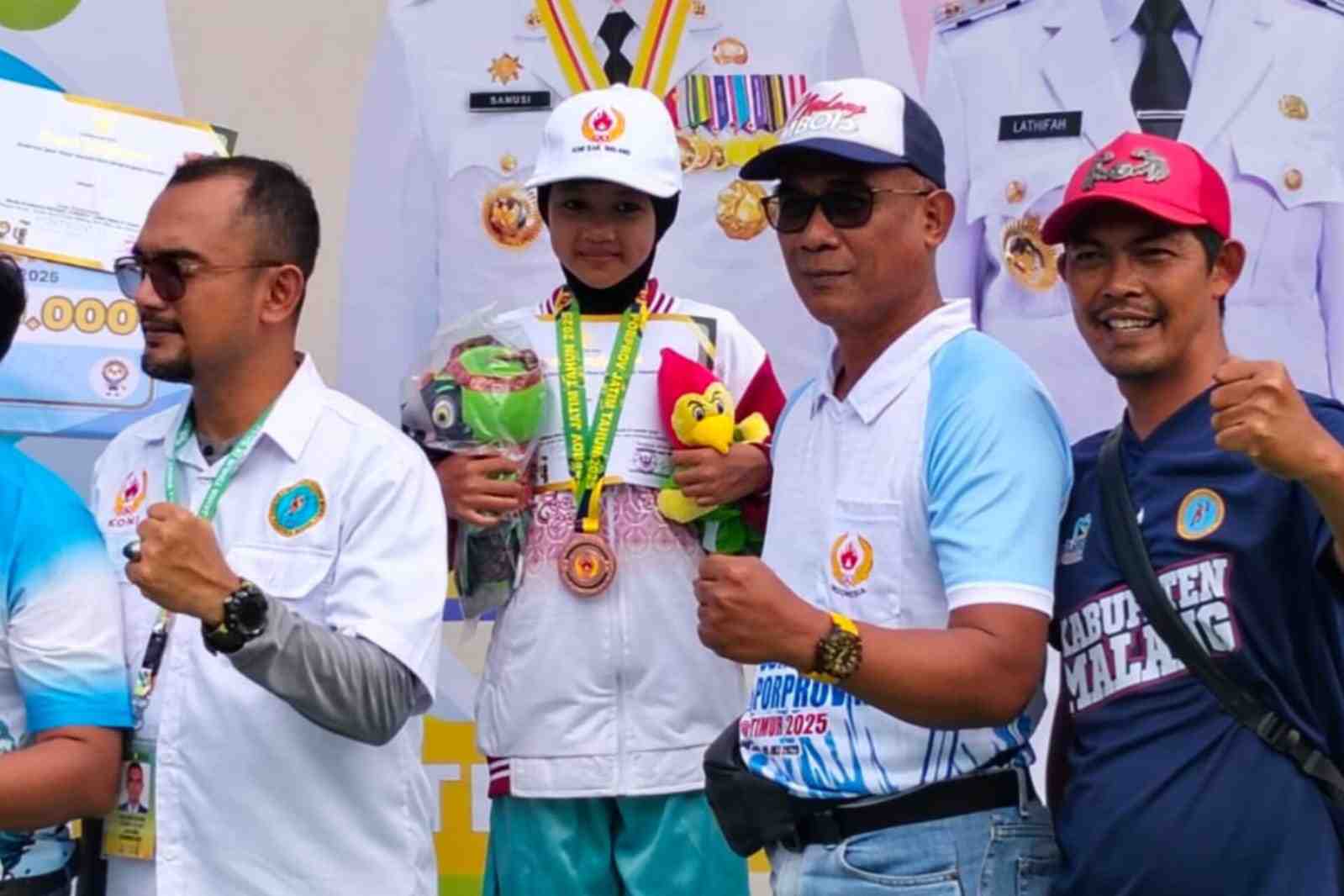 Aracely Az-Zukhruf Atlet Cabang Sepatu Roda Kabupaten Malang Sumbang Medali Perunggu