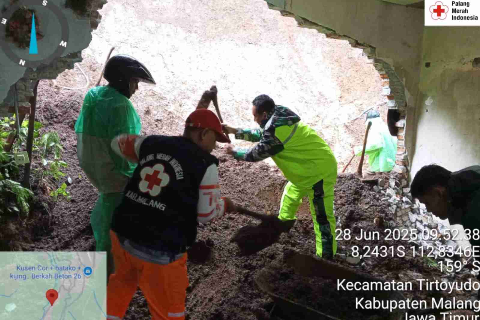 Rumah Warga Jebol Setelah Tertimpa Material Longsor di Tirtoyudo