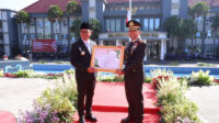 Kapolres Batu Dapat Penghargaan Khusus pada Peringatan Harlah Pancasila di Pemkot Batu