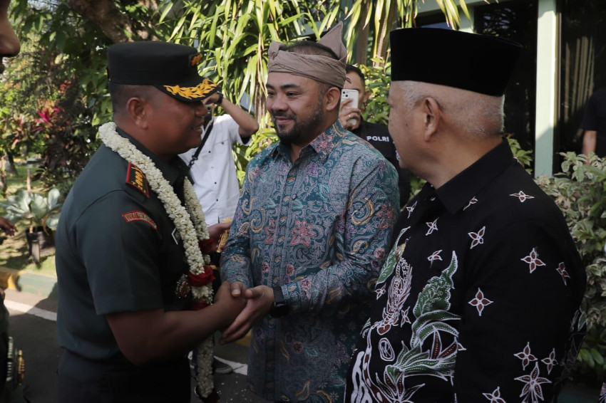 Wawali Batu Paparkan Kesiapan MBG dan Sekolah Rakyat pada Danrem 083 Baladhika Jaya