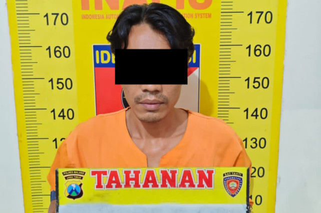 Dua Paket Mencurigakan dari Malaysia Ternyata 300,23 Gram Ganja Kering