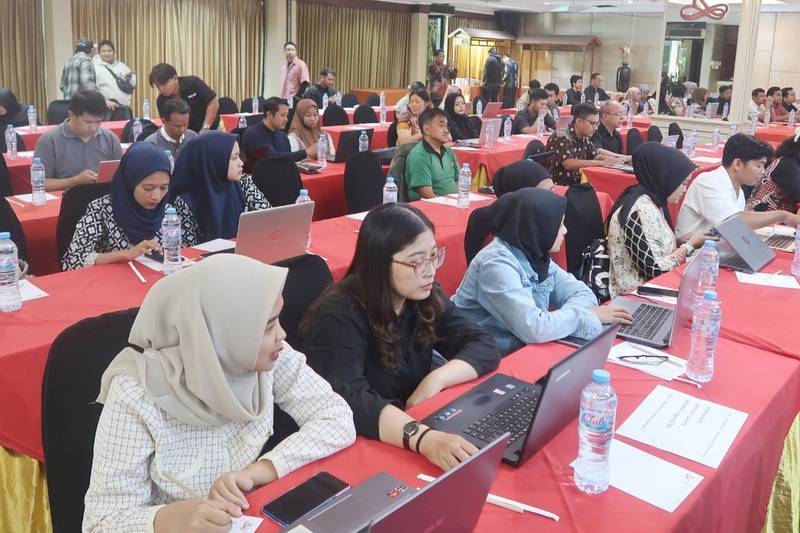 Diskopindag Gelar Bimtek SIINas bagi Pelaku IHT, Wujud Pemanfaatan DBHCHT Tepat Sasaran 2 Diskopindag Gelar Bimtek SIINas bagi Pelaku IHT, Wujud Pemanfaatan DBHCHT Tepat Sasaran