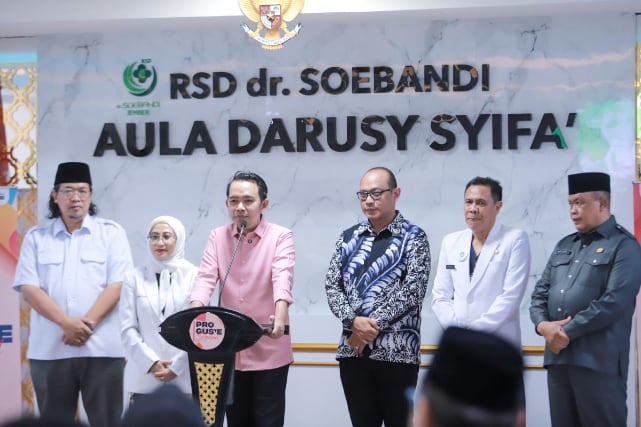Bupati Jember Launching Program Gus'e Peduli Kesehatan, Diawali Khitanan Massal