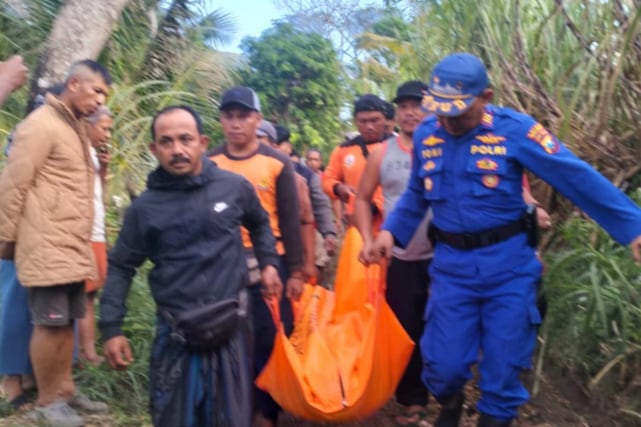 Tiga Pemancing Terseret Ombak di Pantai Watu Lepek, Satu Tewas dan Satu Hilang