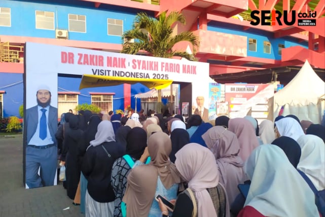 Para peserta tabligh akbar Dr Zakir Naik mulai berdatangan di Stadion Gajayana. (bas)