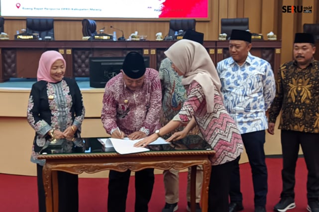 Penandatanganan nota Raperda RPJMD Kabupaten Malang tahun 2025-2029. (wul)
