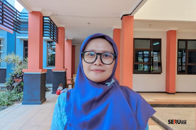 Kepala Sekolah SRMP 16 Kota Malang menjelaskan perawatan intensif hingga sembuh bagi siswa sakit. (bas)