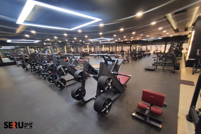 Fitness Plus Sawojajar sebagai mega gym 24 jam terbesar di Kota Malang. (bas)