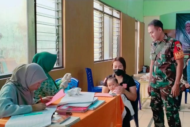 Babinsa Lowokwaru Dampingi Posyandu Balita Tunjungsekar