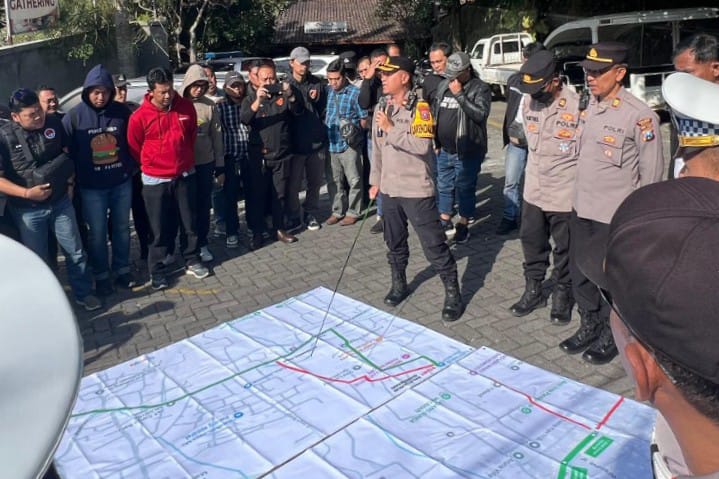 KabagOps Polres Batu Pimpin Apel Pengamanan dan TFG Karnaval Desa Giripurno