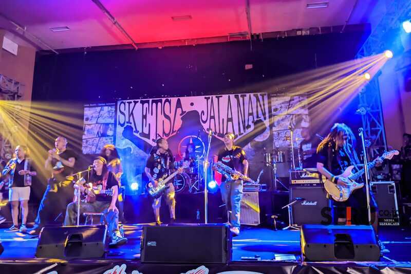 Konser Sambang Sambung Sketsa Jalanan Sukses Padukan Genre Balada dan Punk Rock