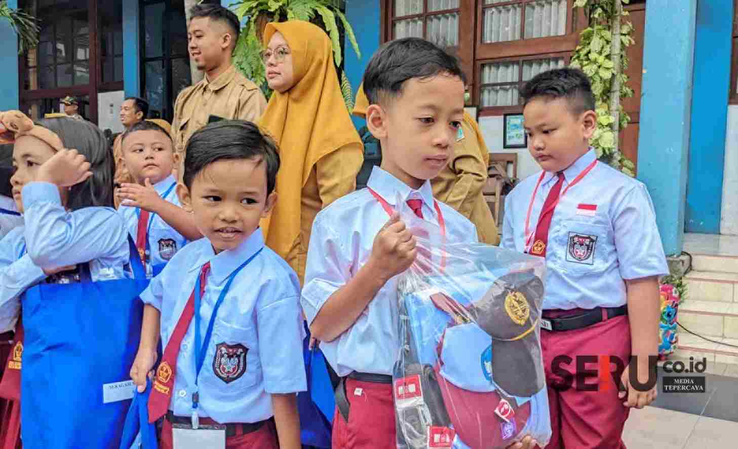 Distribusi Seragam Gratis Masih 10 Persen, Pemkot Malang Minta Orang Tua Tidak Panik