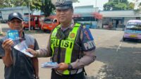 Operasi Patuh Semeru, Satlantas Polres Batu Sambangi Pengemudi Angkot di Terminal Batu