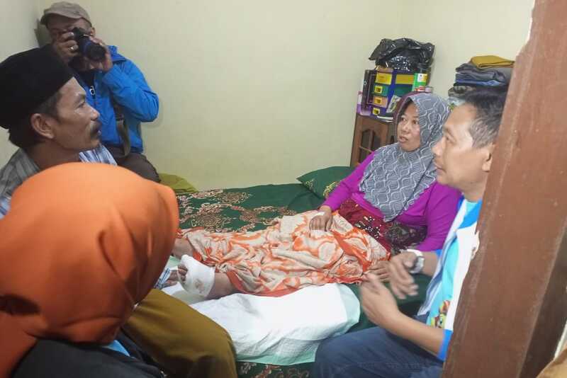 Sambangi Korban Reruntuhan Tembok Pasar Besar, Pemkot Malang Janjikan Biaya Pengobatan Lanjutan