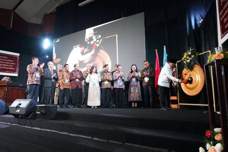 Ribuan Jemaat Seluruh Indonesia Hadiri Pembukaan Kebaktian Tahunan Nasional YPPII Batu