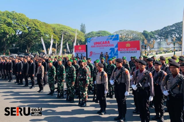 Peringatan HUT ke-79 Bhayangkara di halaman Balai Kota Malang. (Seru.co.id/bas)