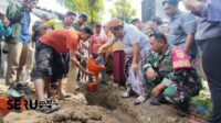 Percepat Pengentasan Kemiskinan, H. Her Pengusaha Madura Bedah Rumah Warga Tak Mampu