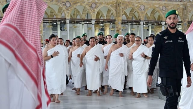 Presiden Prabowo Tunaikan Umrah dan Bahas Kerja Sama Strategis dengan Arab Saudi