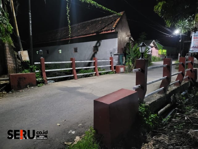 Terindikasi Menyimpang, Proyek Jembatan Desa Gunggung Mulai Disoal