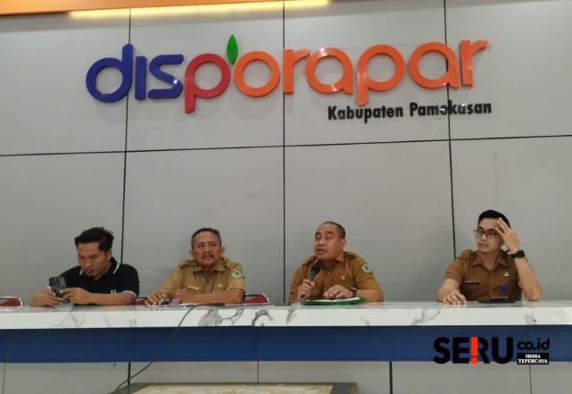 SIWO PWI Pamekasan Datangi Kantor Disporapar Pertanyaan Hasil Renovasi SGMRP