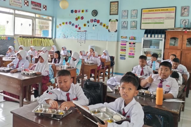 Libur Sekolah Usai SPPG Lanud Abdulrachman Saleh Kembali Salurkan MBG