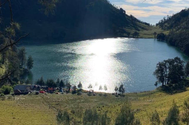 Jalur Pendakian Gunung Semeru Ditutup Sementara untuk Perayaan Hari Raya Karo