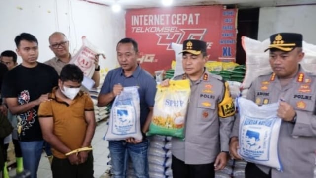 Modus Licik Pengoplosan Beras Terbongkar, SPHP Bulog Dicampur Beras Pakan Ternak
