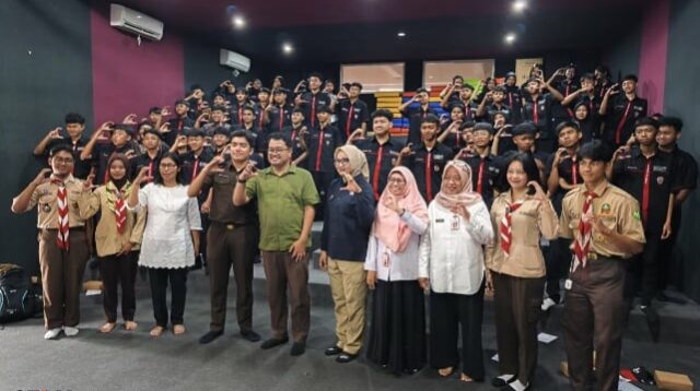 Dinkes Batu Bina Kader Saka Bhakti Husada dengan Rangkaian Kegiatan Penyuluhan dan CKG di SMKN 3 Batu Dinkes Batu Bina Kader Saka Bhakti Husada dengan Rangkaian Kegiatan Penyuluhan dan CKG di SMKN 3 Batu
