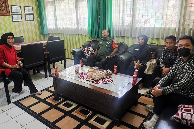 Babinsa Kedungkandang Komsos Bersama SPPG SMAN 6 Sukseskan Program Dapur Gizi