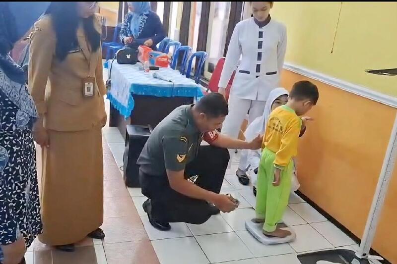 Babinsa Lowokwaru Dampingi Posyandu Balita Jatimulyo