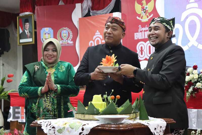 Peringati Harjakasi ke 207, DPRD Situbondo Gelar Paripurna
