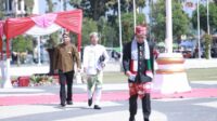 Bupati Jember Kenakan Syal Palestina, Pesan Damai Upacara HUT ke-80 Kemerdekaan RI