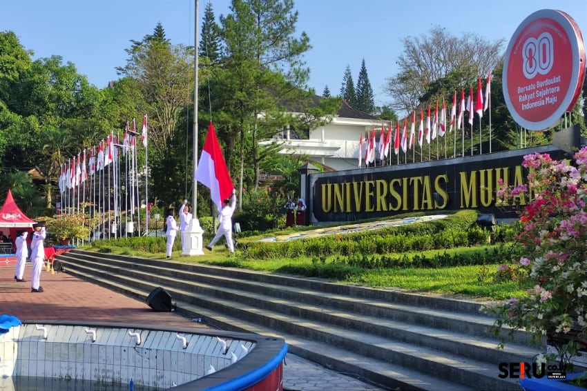 Pengibaran bendera merah putih upacara HUT ke-80 Kemerdekaan RI. (rhd)