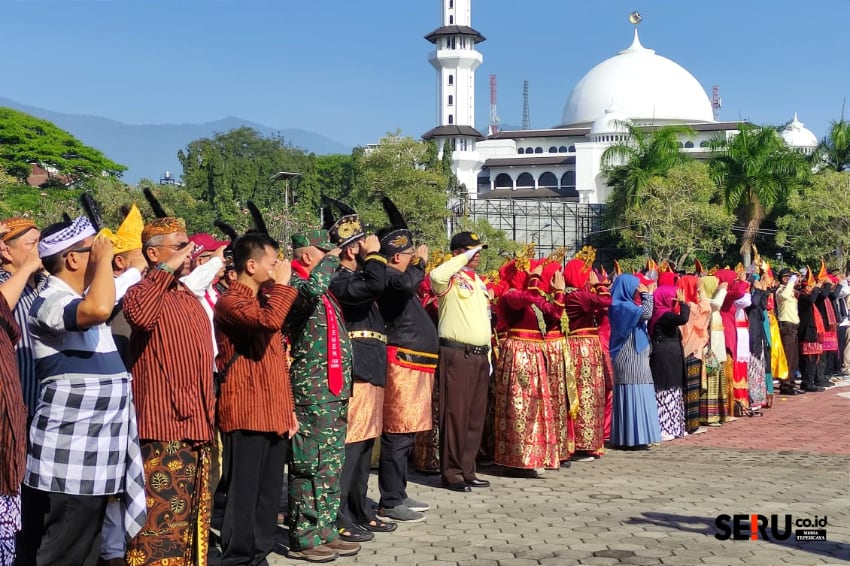 Ribuan Sivitas UMM Kenakan Pakaian Adat Kala Upacara HUT ke-80 Kemerdekaan RI