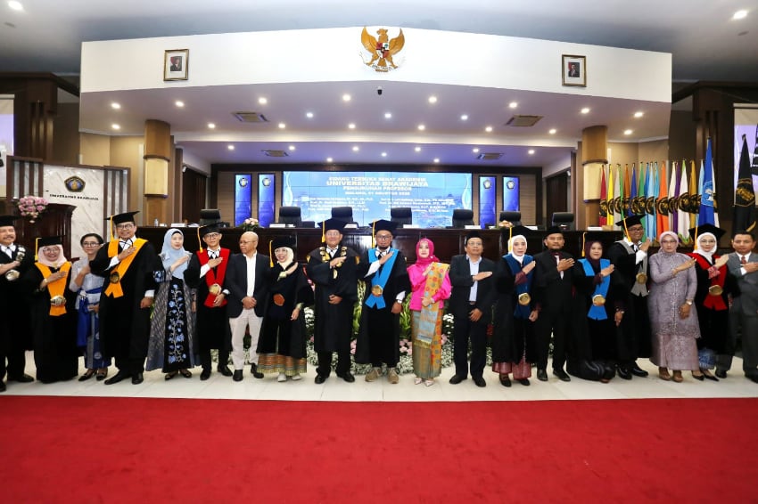 UB Kukuhkan Empat Profesor Baru, Angkat Isu Global hingga Inovasi Teh Daun Kopi