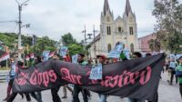 Aksi Solidaritas Warga Malang Tuntut Keadilan Driver Ojol Tewas Terlindas Barracuda Brimob