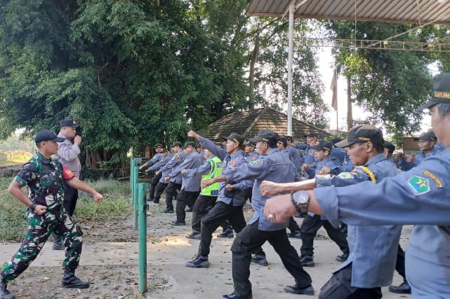 Babinsa Sukun Tingkatkan Pembinaan Kapasitas Linmas Bandulan