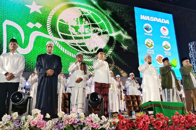 Jember Berselawat, Bupati Jember Sebut Doa Senjata Orang Beriman