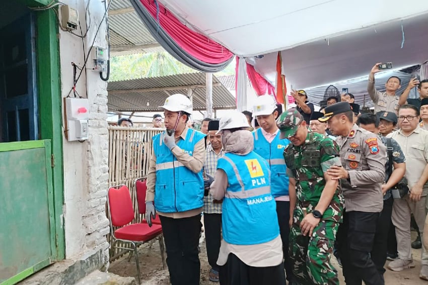 Bandealit Jember Akhirnya Diterangi Listrik 900 VA