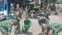 Kodim 0833 Bersama Polresta Malang Kota dan DLH Bersihkan Puing Sisa Unjuk Rasa