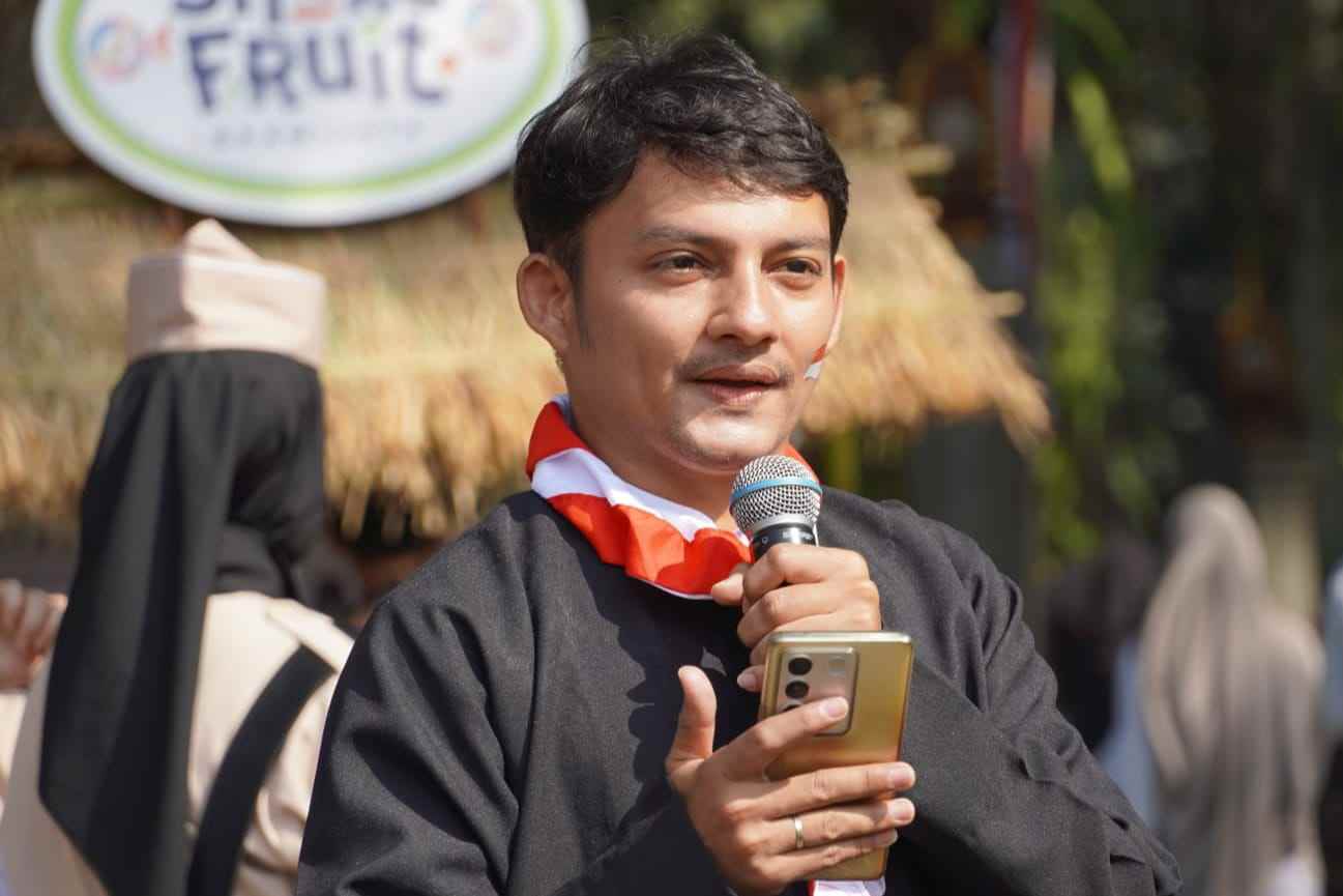 HUT ke-80 RI Berlangsung Haru, Mahasiswa Asing UB Bacakan Puisi Sarat Makna