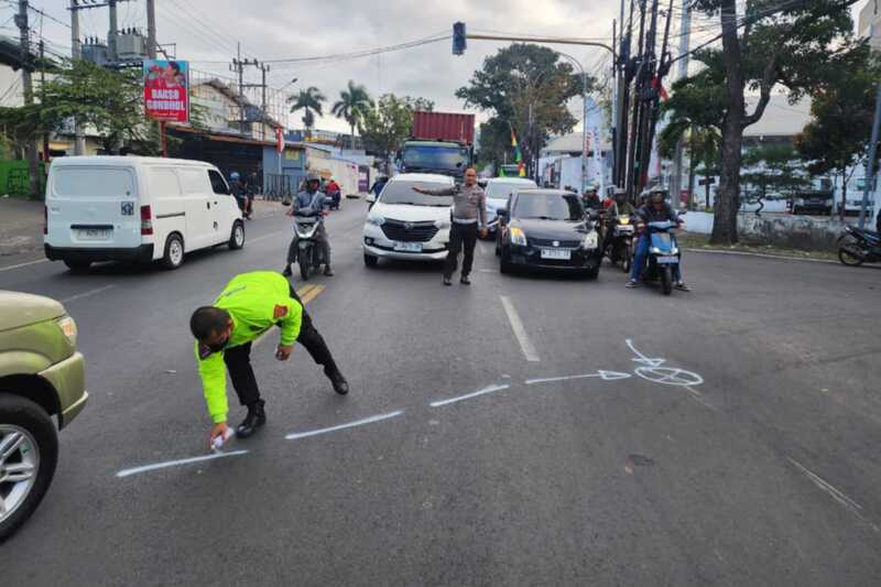 Laka Maut di Jalan Gotong Royong Kota Malang Tewaskan Seorang Pengendara Motor di TKP