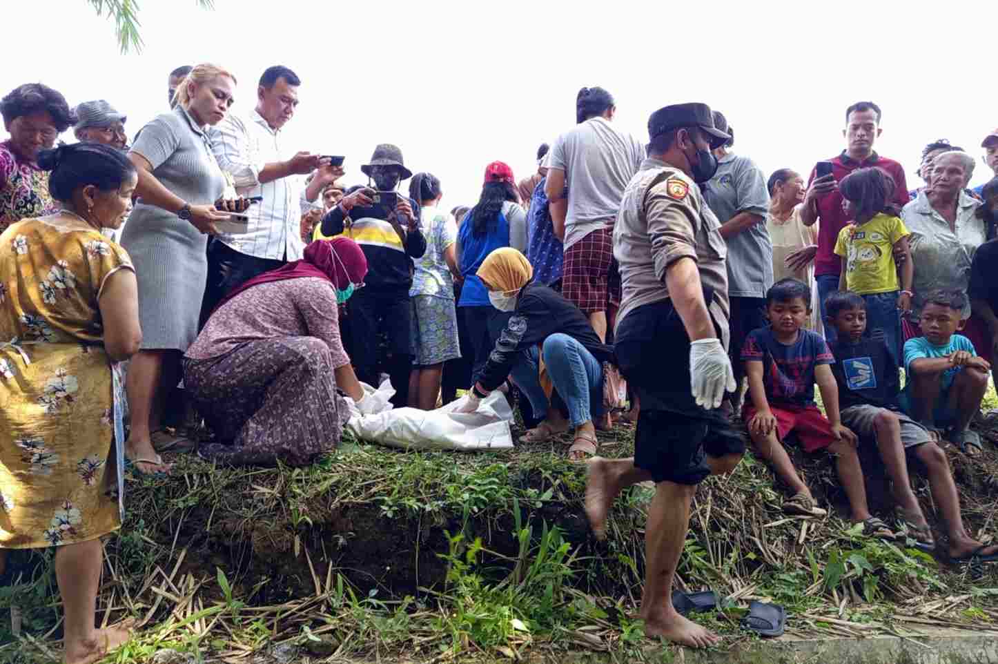 Mayat Bayi Laki-laki Ditemukan di Aliran Sungai Ubalan Dampit