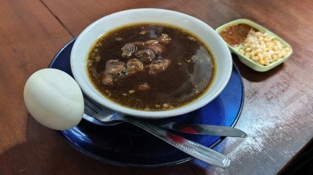 Rawon Rampal Malang, Jujukan Artis Hingga Turis Mancanegara Saat Berkunjung ke Kota Malang