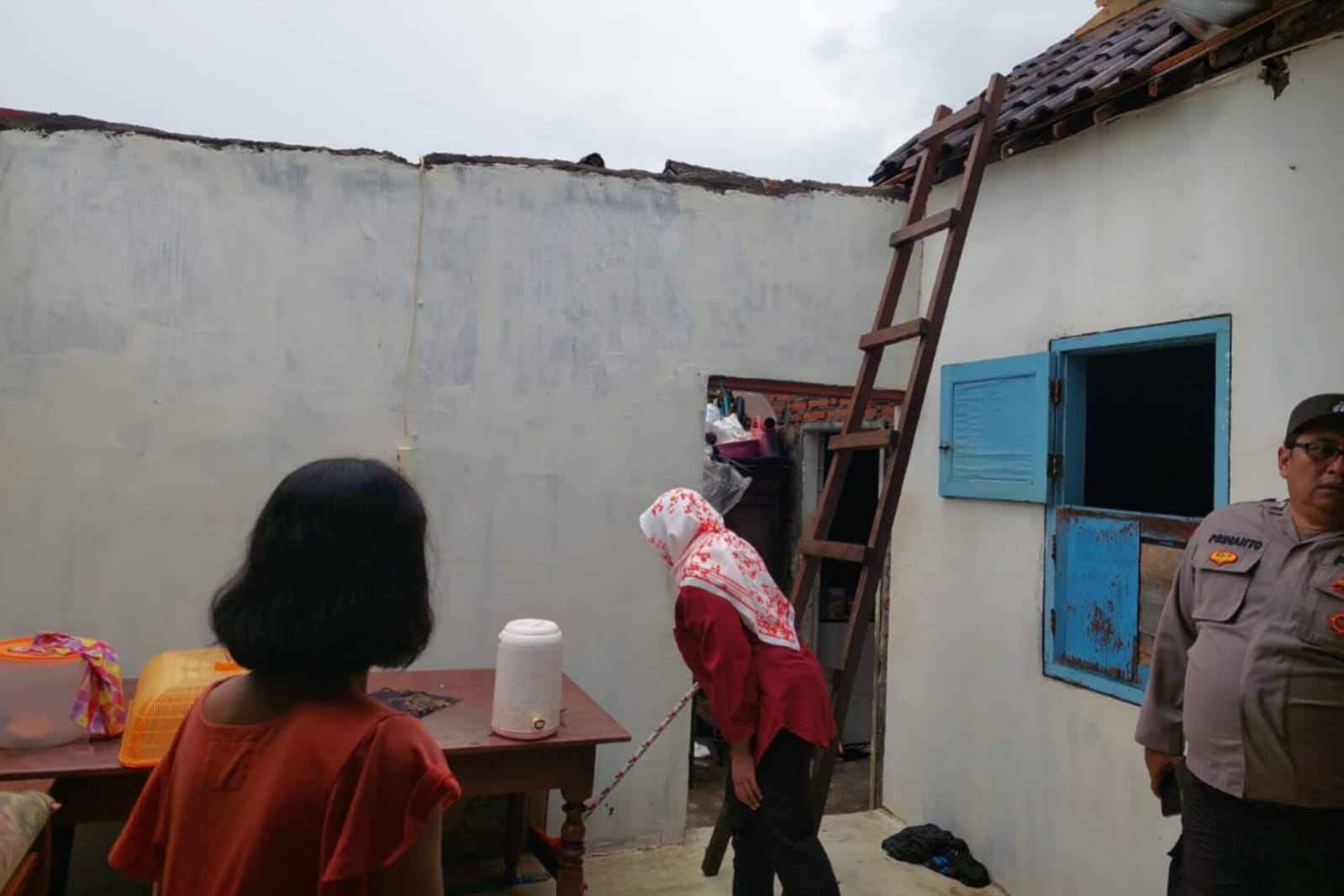 Rumah dan Tempat Usaha di Tiga Desa di Kecamatan Singosari Rusak Usai Diterjang Angin Kencang
