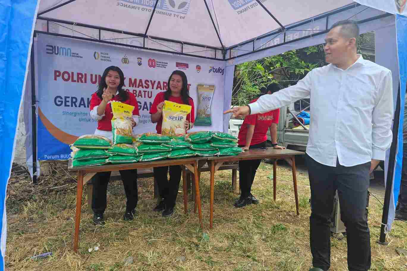 Sambut HUT ke-80 RI, Warga Antusias Tebus Beras Murah dari Satreskrim Polres Batu 
