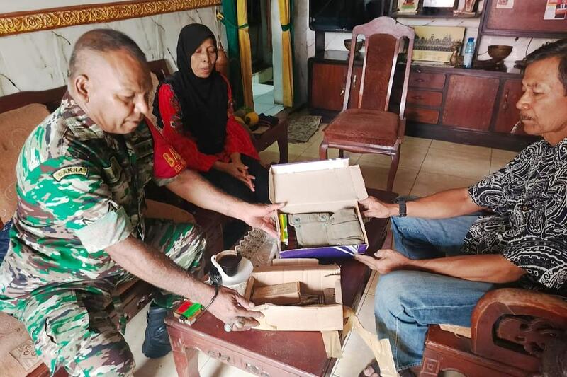Warga Sukun Serahkan Senjata Api Rakitan Secara Sukarela kepada Babinsa