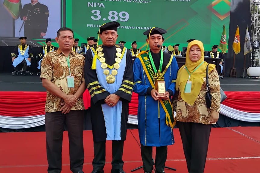Sertu Chandra Lulusan Poltekad Prodi Teknik Otomotif Kendaraan Tempur 2025, Lulusan Terbaik IPA 3,89